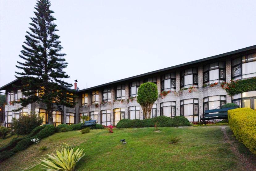 The Elgin Silver Oaks - Heritage &