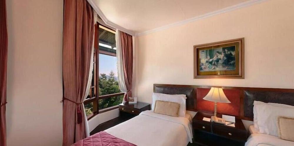 The Elgin Silver Oaks - Heritage & Resort