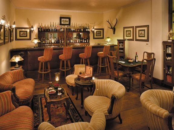 The Elgin Silver Oaks - Heritage &